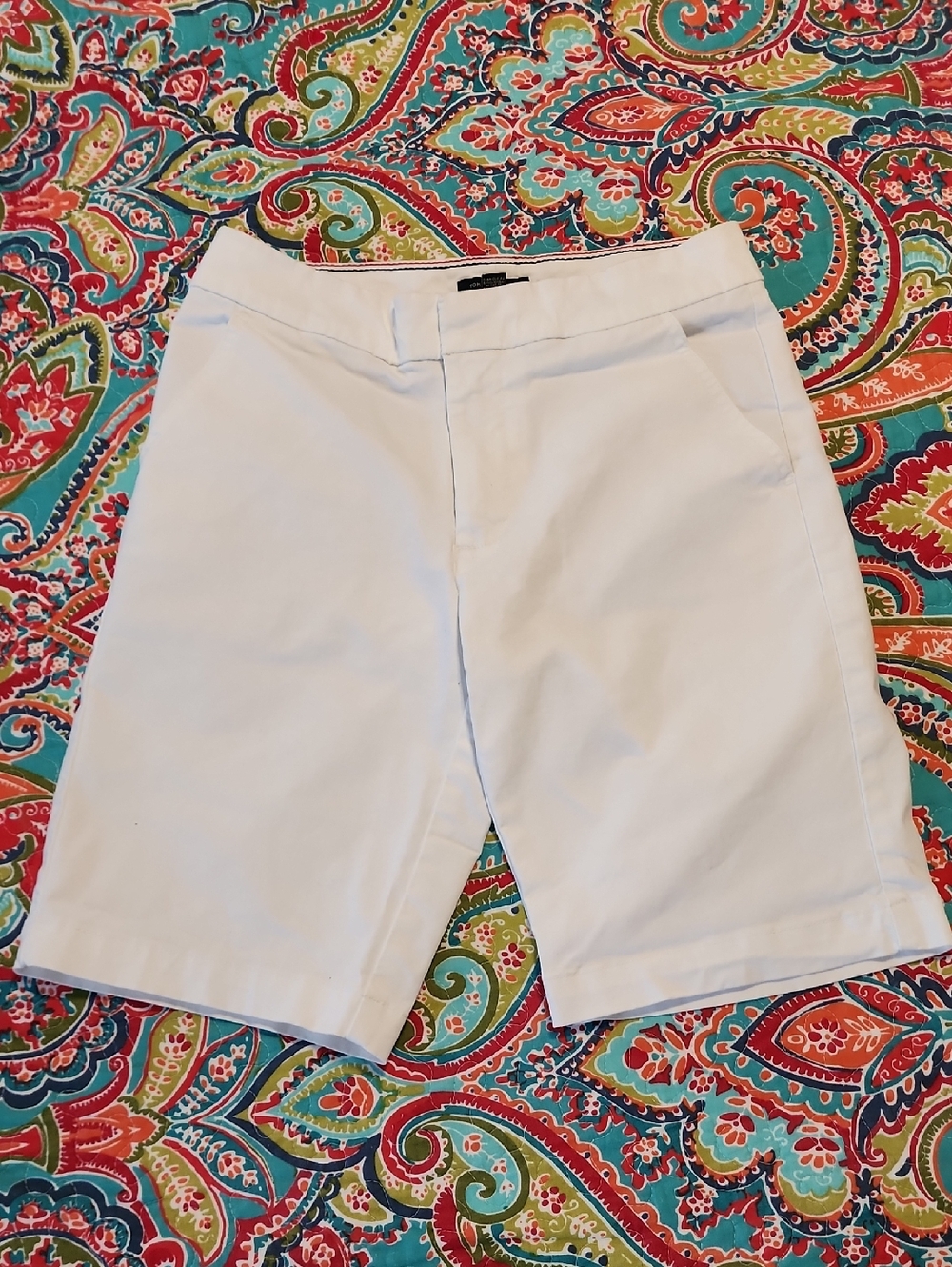 White Tommy Hilfiger 10" Bermuda Stretch Shorts Size 0